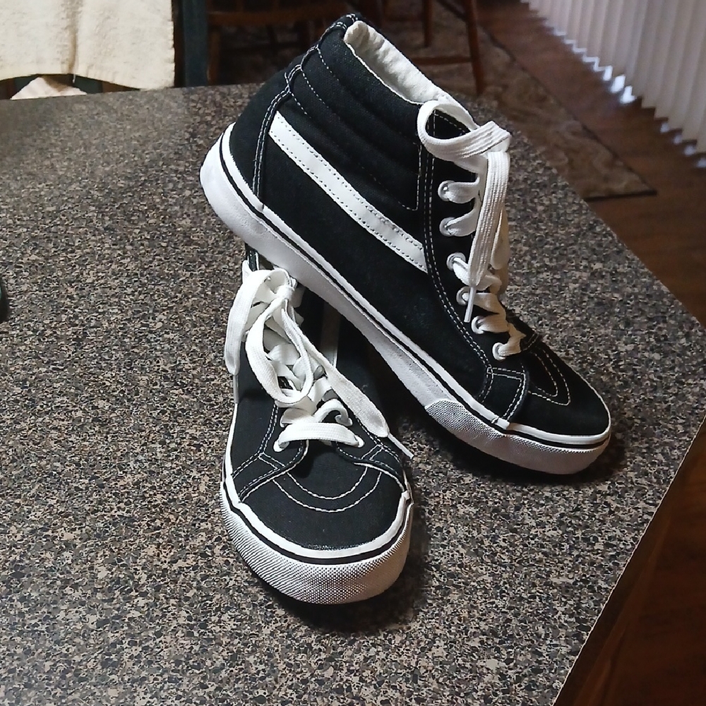 Tennis Shoes(no Name) Sz8